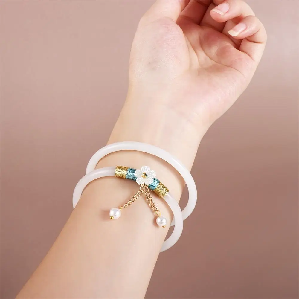 Очаровательные девушки в национальном стиле подарок другу минимализм ювелирные