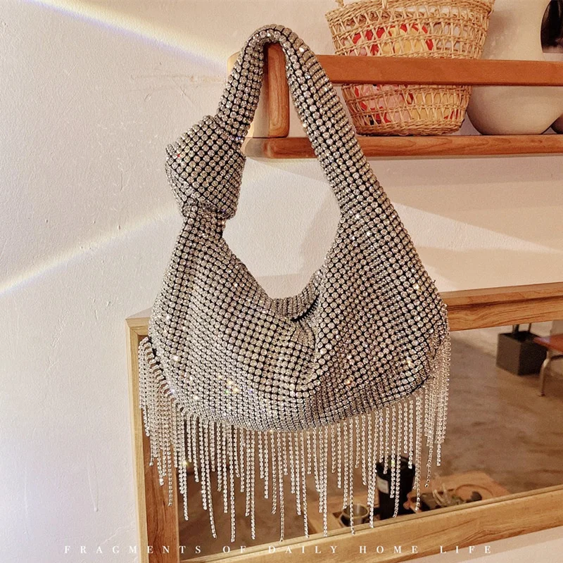 

2023 Full Diamonds Tassel Hobos Evening Bag Designer Knotted Rhinestones Women Handbag Lxuury Crystal Party Bag Shiny Purse