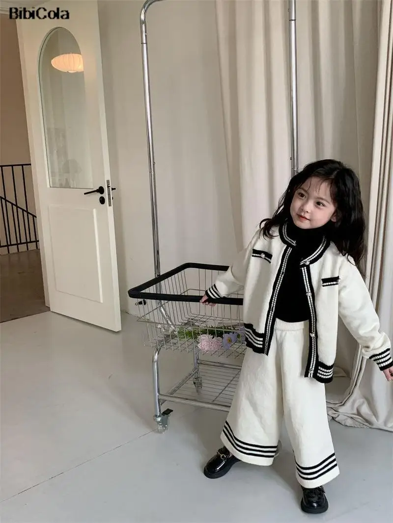 

Осень 2022 г., новая детская одежда маленький ароматный свитер в Корейском стиле для маленьких девочек комплект для малышей из 2 предметов, От 2...