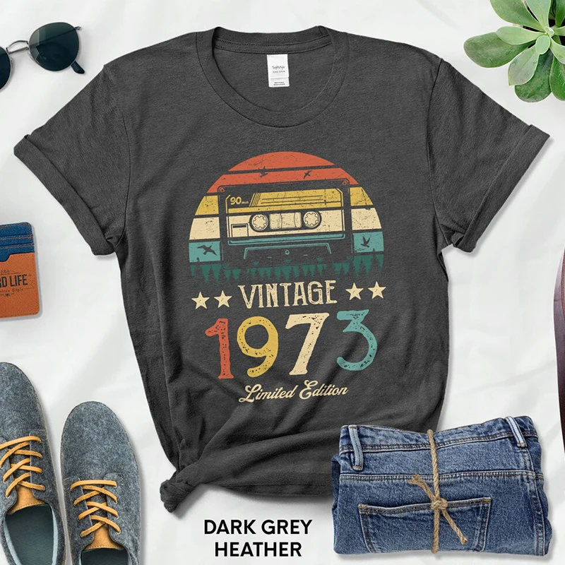 Camiseta de Cassette de edición limitada Vintage para mujer, camiseta de moda de cumpleaños de 49 años, Camiseta clásica Idea de madre y esposa 1973
