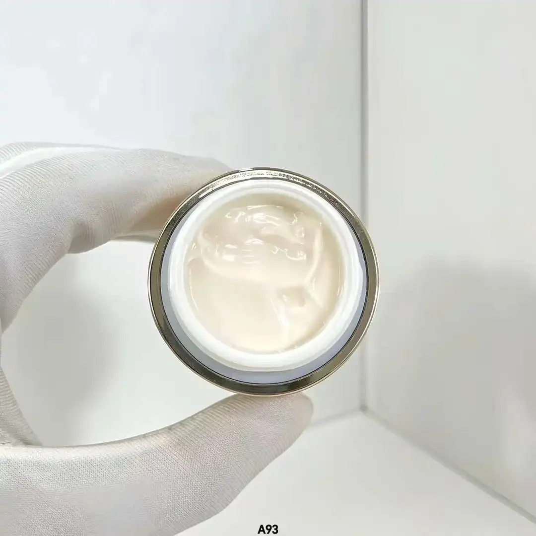 Восстанавливающий Молодежный крем для глаз Ultimate Lift 15 мл