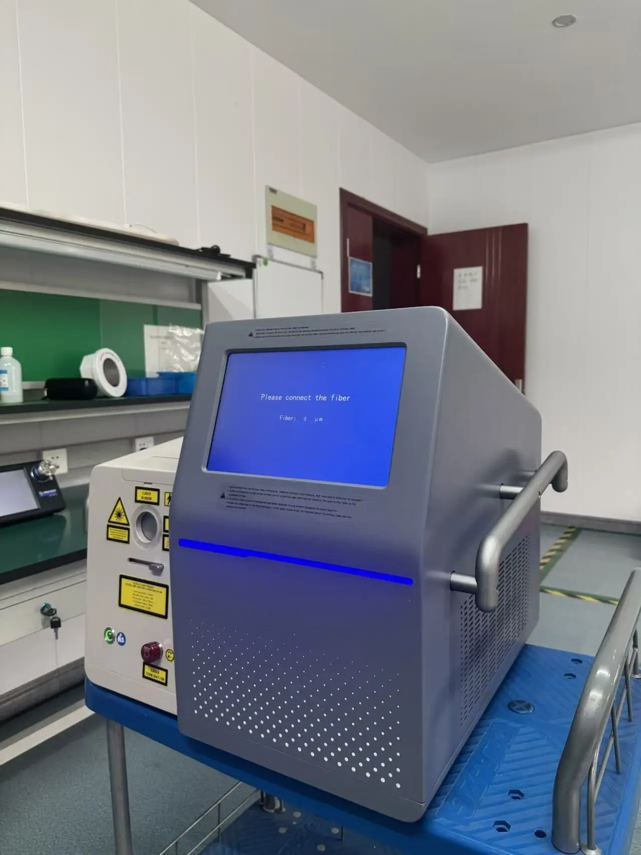 Фото SY-F3901-40W Ветеринарный лазер Holmium YAG Универсальный лазер Holmium для ветеринарной урологии и процедур мягких тканей №4