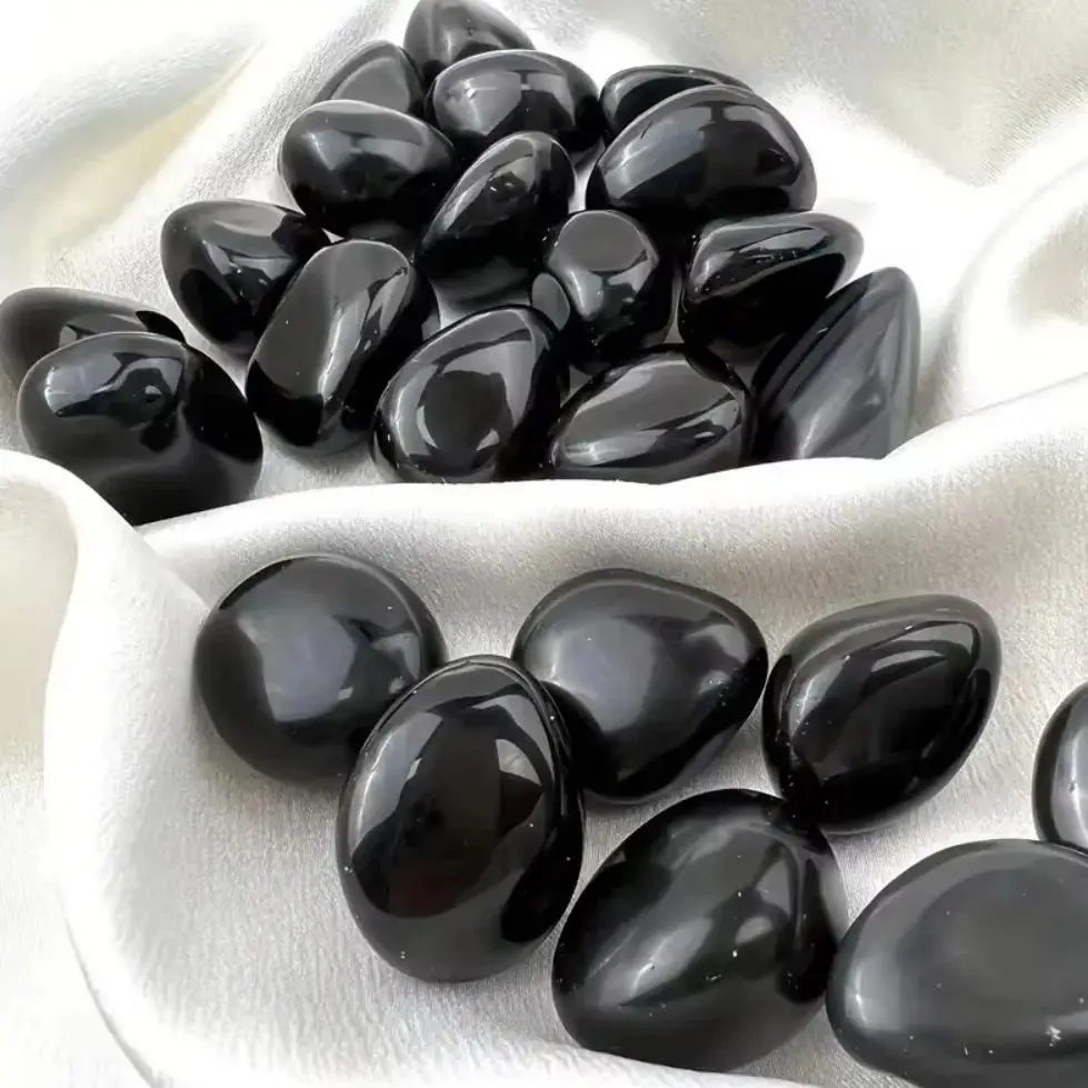 

Полированные черные обсидиановые камни