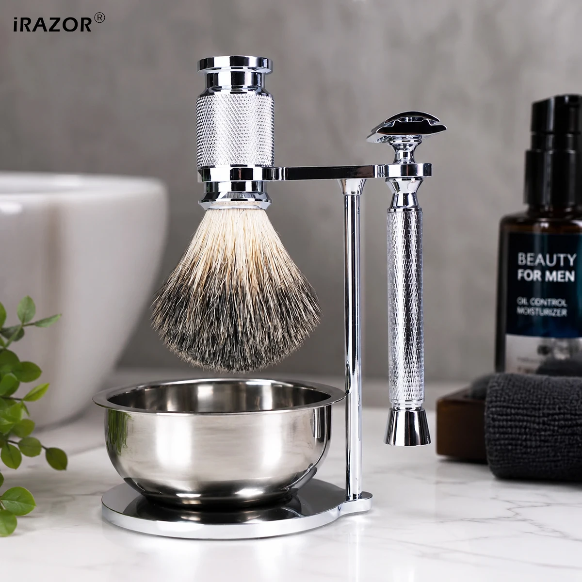 Фото Набор для влажного бритья iRAZOR Double Edge Safety Razor Set для мужчин 4 в 1 с металлической DE-бритвой, кистью для бритья, чашей и подставкой. №2