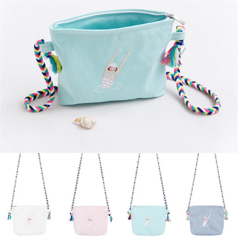 

1PC Fashion Embroidered Cosmetic Bag Washing Bag Large Capacity Women Travel Cosmetic Pouch Make Up Storage Bags