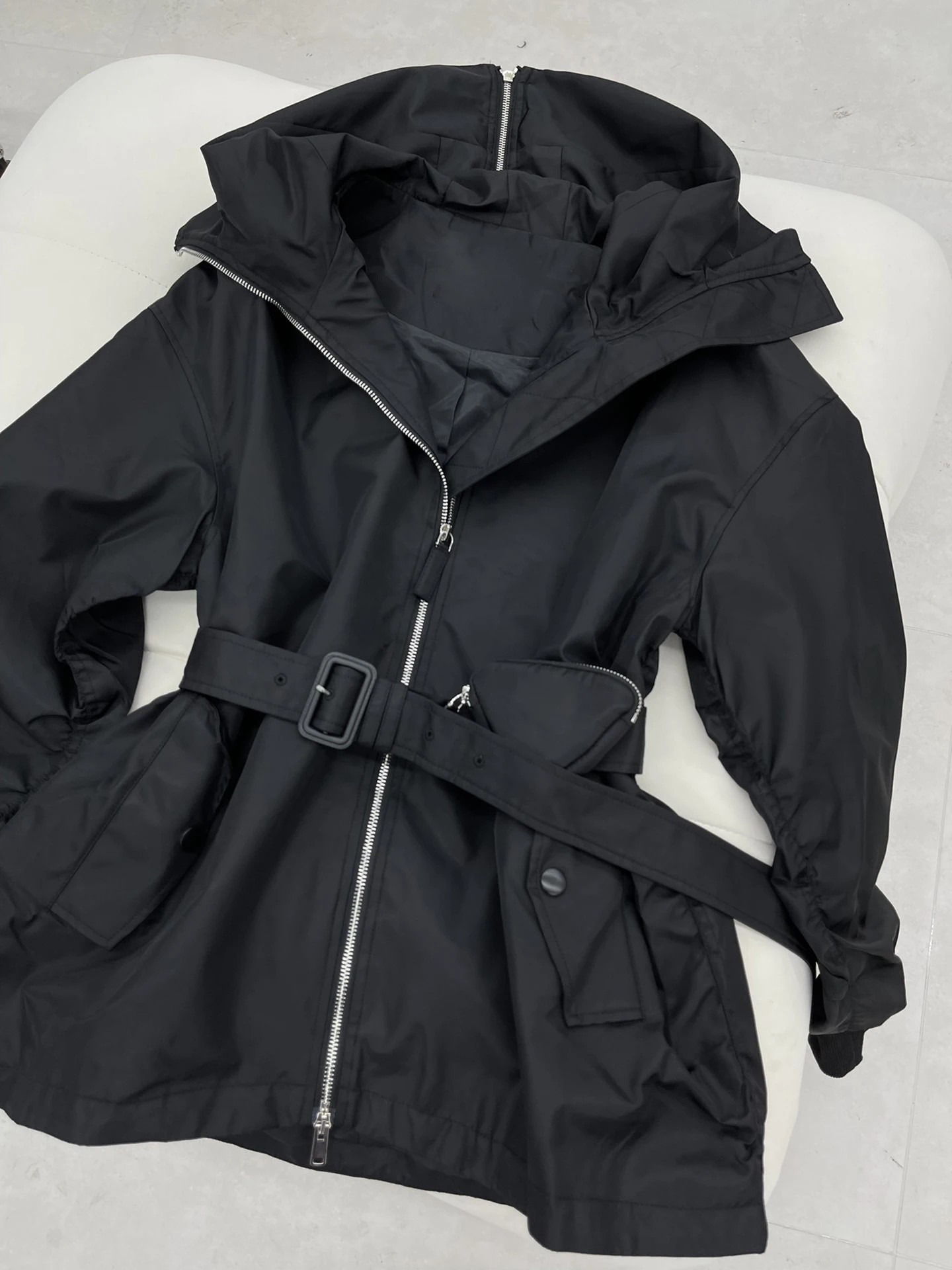 

Ранняя весна новая регенеративная нейлоновая серия Тренч с лацканами coat