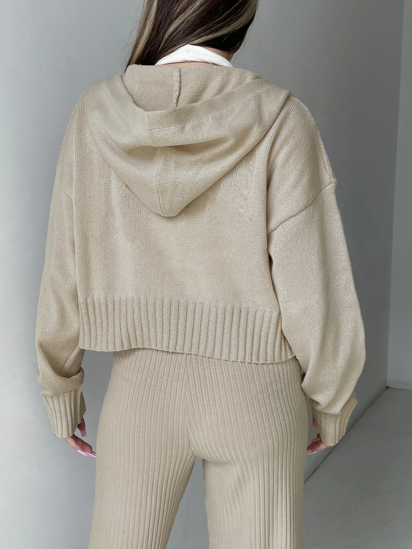 IAMSURE повседневный вязаный свитер с капюшоном и карманами базовое пальто на