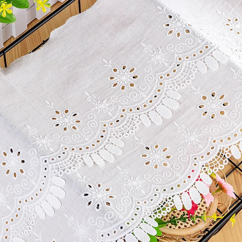 Кружевная ткань с вышитым белым цветком аппликация отделкой своими руками
