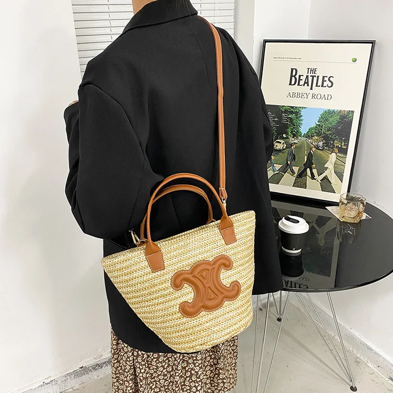 

Straw Bucket Bag Triomphe Woven Vegetable Basket Bag Luxury Fashion Handbag Shoulder Messenger Bag Summer Gift for Girls
