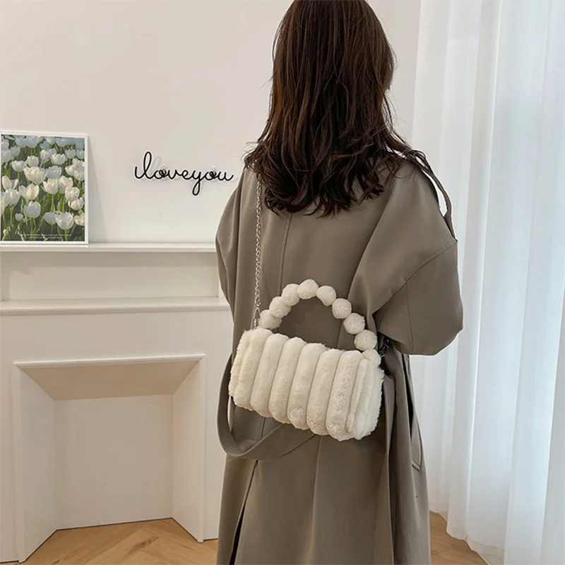 Рисунок 5 - Новинка 2023, сумка из искусственного меха лисы