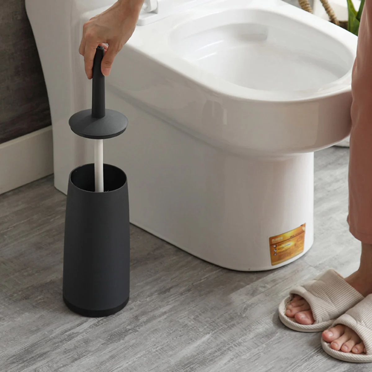 Компактная щетка для унитаза на нескольких местах и набор держателей с длинной