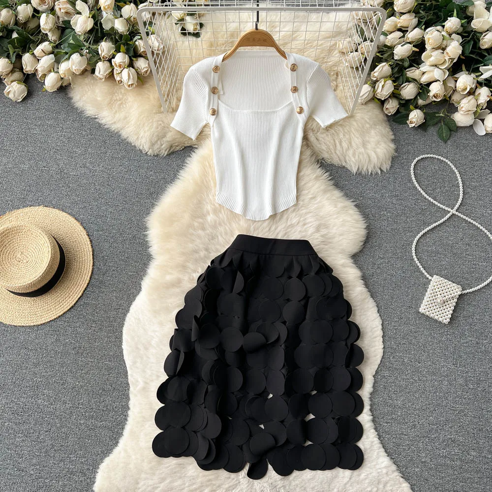 

Женский трикотажный костюм знаменитости, летний костюм из двух предметов с квадратным вырезом и коротким рукавом и ажурной юбкой с бахромой, J286