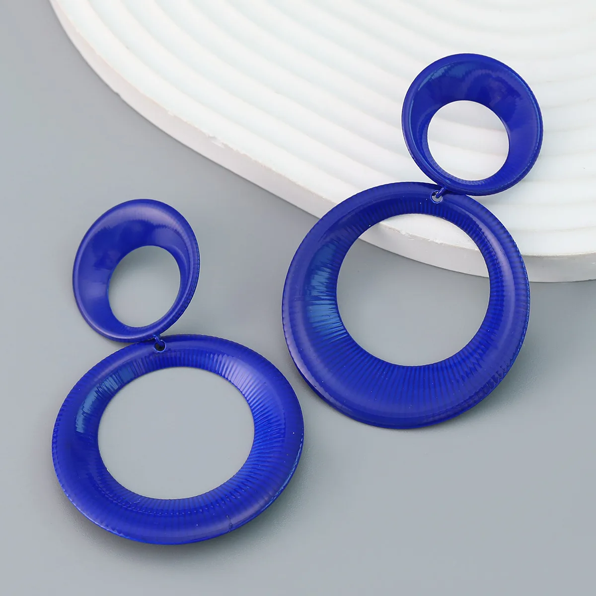 2023 New Fashion Summer Trend Metal Alloy Colorful Painting Round Circle Drop Earrings for Women Exaggerate Statement Jewelry