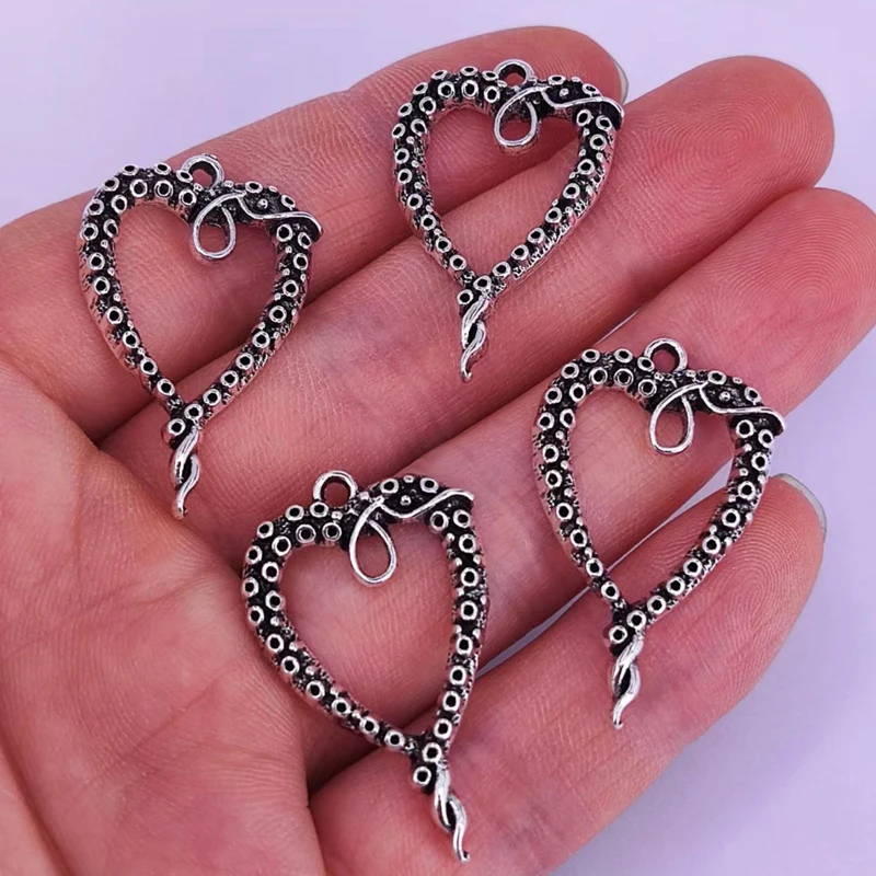 

50pcs new Zinc alloy ancient silver color heart shape octopus tentacles pendant charm for DIY women man Accessories