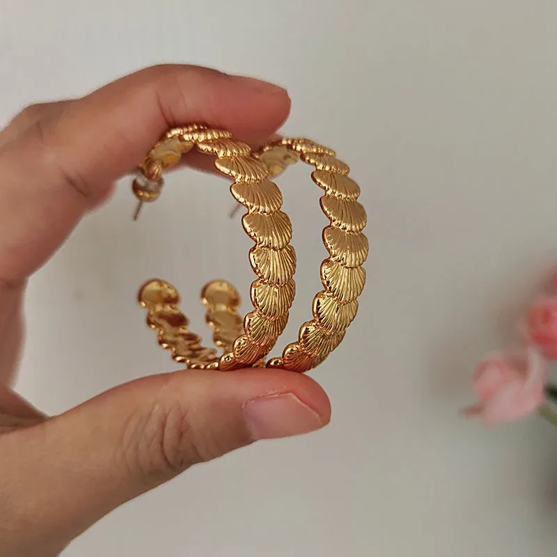 

Shell c hoop earrings for women medium size minimalist hoop earrings summer holiday jewelry cute new in