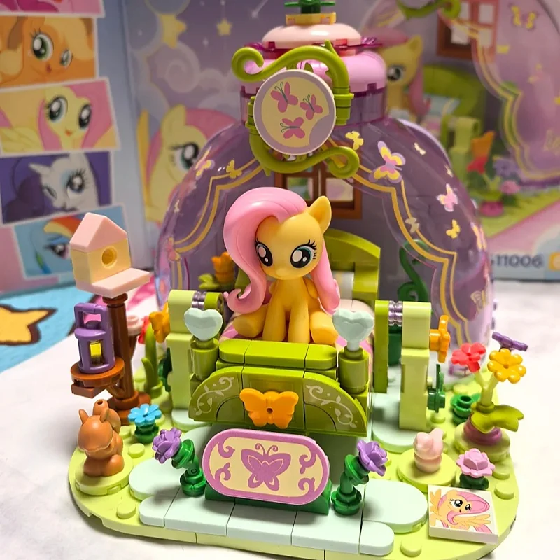 Фото Конструктор My Little Pony: Твайлайт Спаркл, Пинки Пай, Рэйнбоу Дэш, Яо Яо. Модель-украшение из мелких деталей. Подарок-игрушка. №1