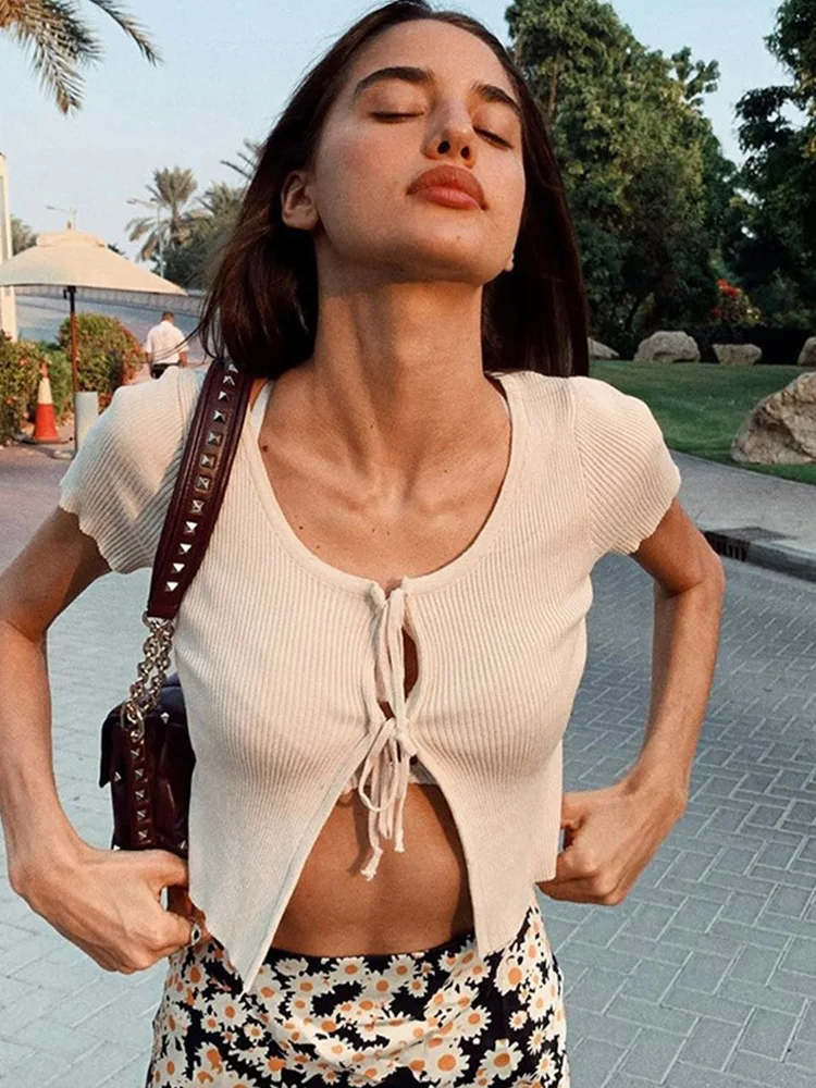 

Sexy Cropped Top Lace up Short Sleeve Hollow out Front Split Hem O-Neck Slim Women Fashion Summer New Sexy Streetwear