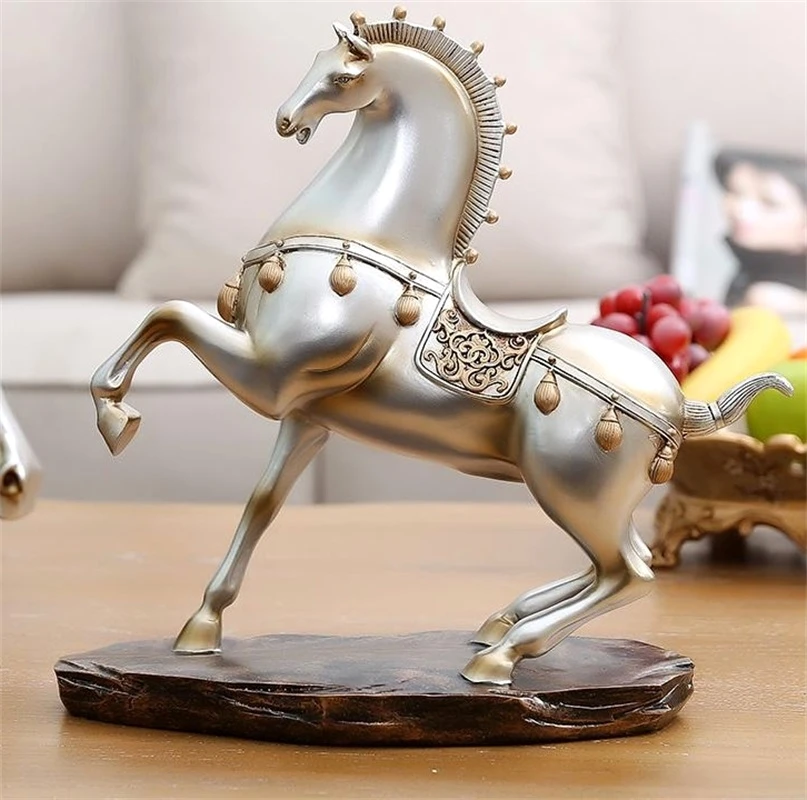 

Antique War Horse Sculpture Handmade Resin Royal Steed Statue Sitting Room Decor Study Desktop Ornament Art and Craft Furnishing