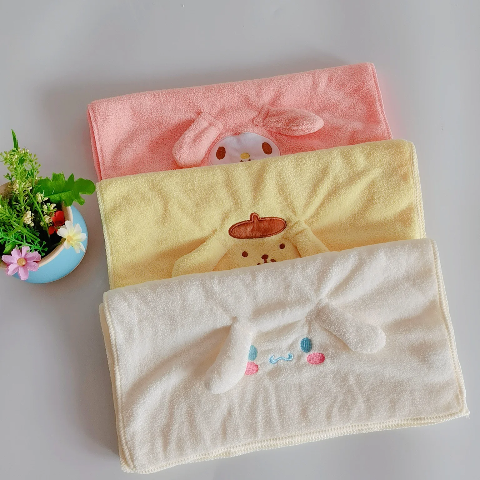 Фото Оптовая продажа Sanrio Crayon Shin-chan Lotso Коралловые флисовые полотенца Мягкие впитывающие быстросохнущие безворсовые полотенца для домашнего использования с героями мультфильмов №3