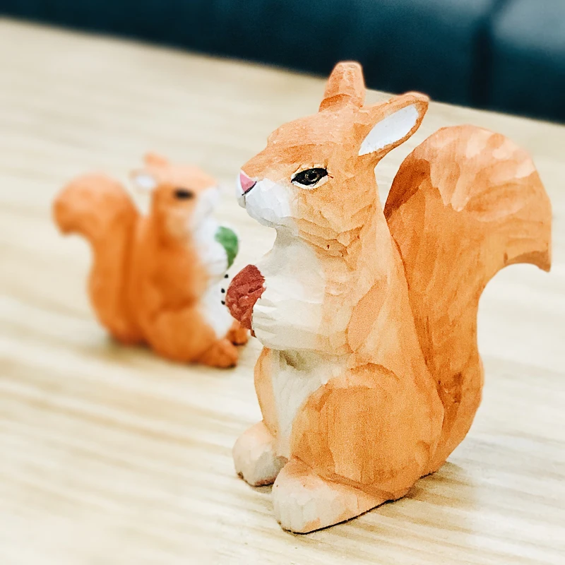 

Wooden Squirrel Decoration Crafts Wood Carving Ornaments Squirrel Pine Cones Handmade Wood Animal Figurine Bedroom Garden Decor