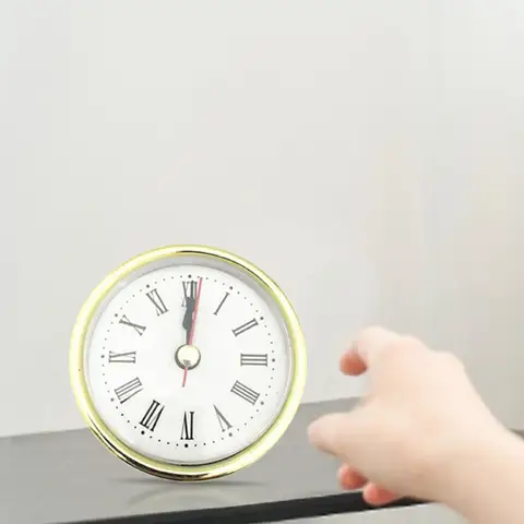 Настольные кварцевые часы пластик набор