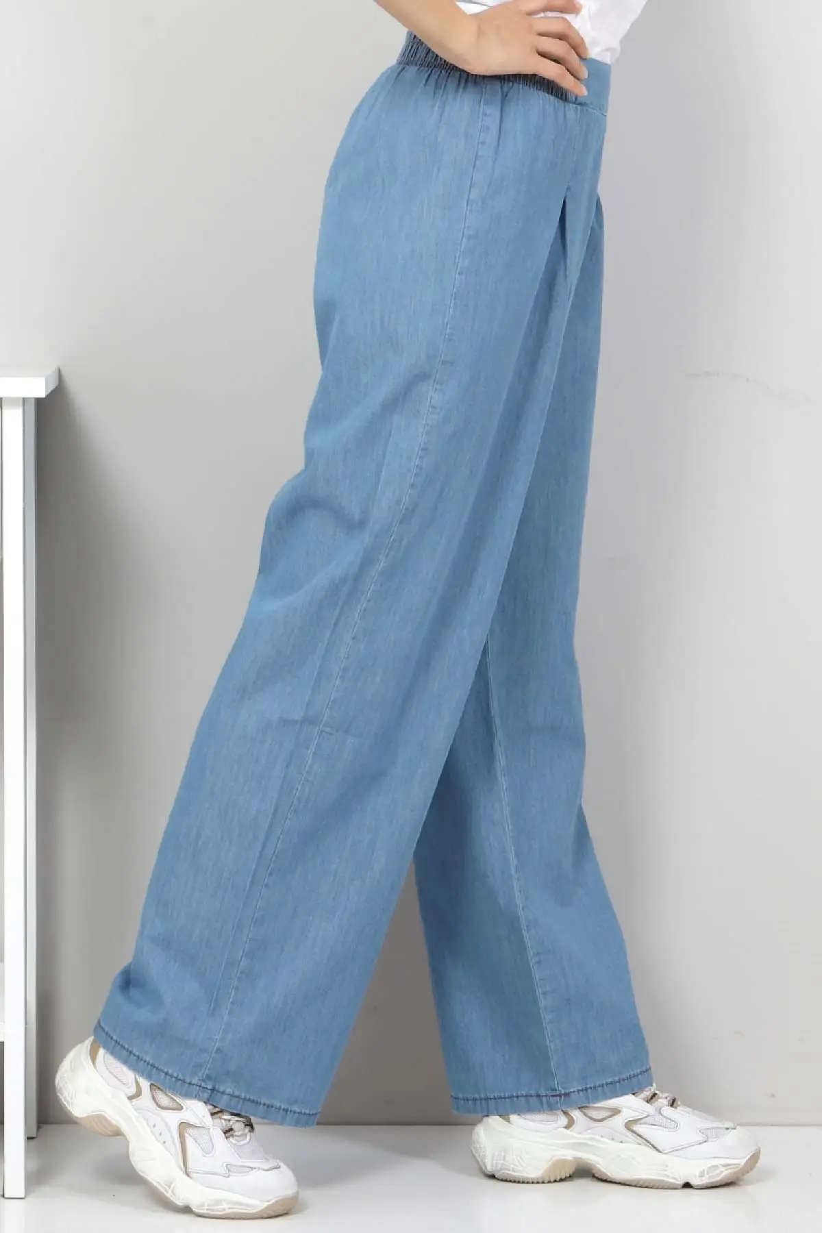 

Women Light Blue Pleated plenty of Leg Jeans Women's Islamic Clothing Pants