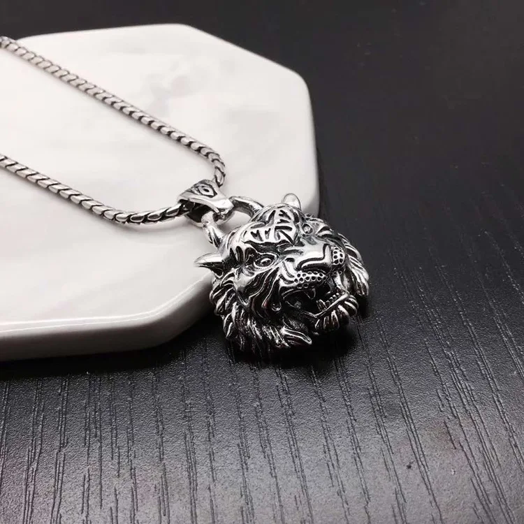 

S925 pure silver celebrity Thai silver ancient three-dimensional tiger head domineering male money pendant