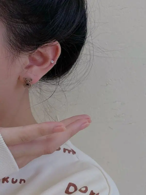 Осень и зима S925 Серебряные иглы Симпатичные флокированные серьги-гвоздики с