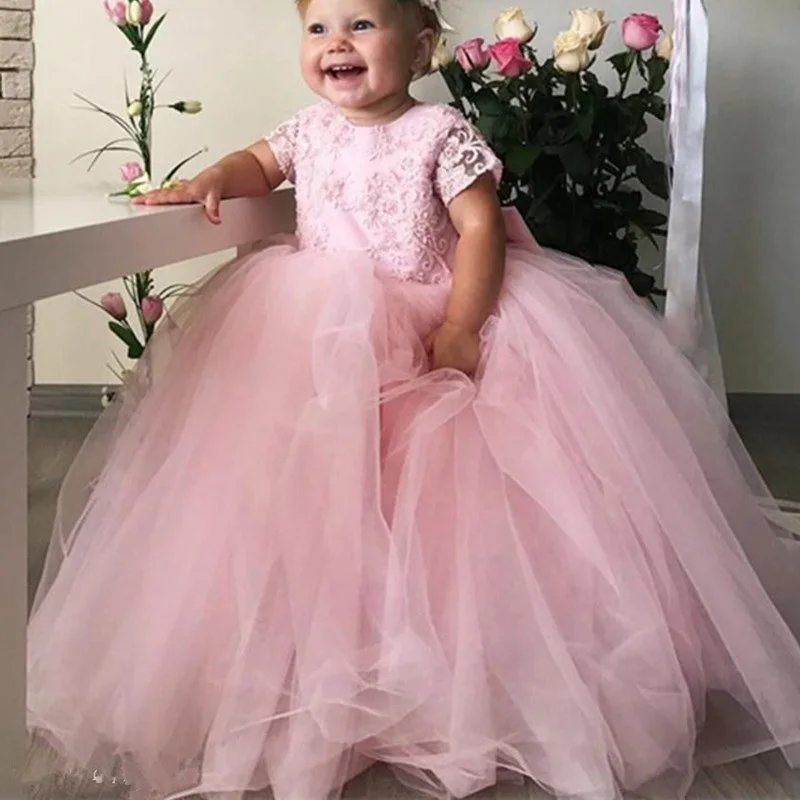 

Pink Baby Flower Girl Pageant Dresses Wedding First Holy Communion Dresses Jewel Neckline Short Sleeves Lace Kids Party Gown