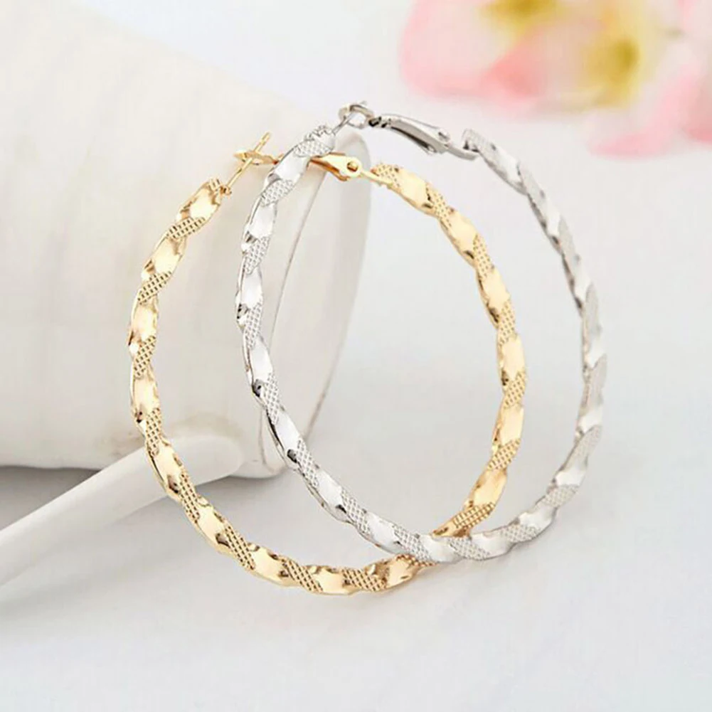 

Women's Metal Woven Big Circle Earrings Fashion Simple Earrings Suitable For European And American Women Round Circle Earrings