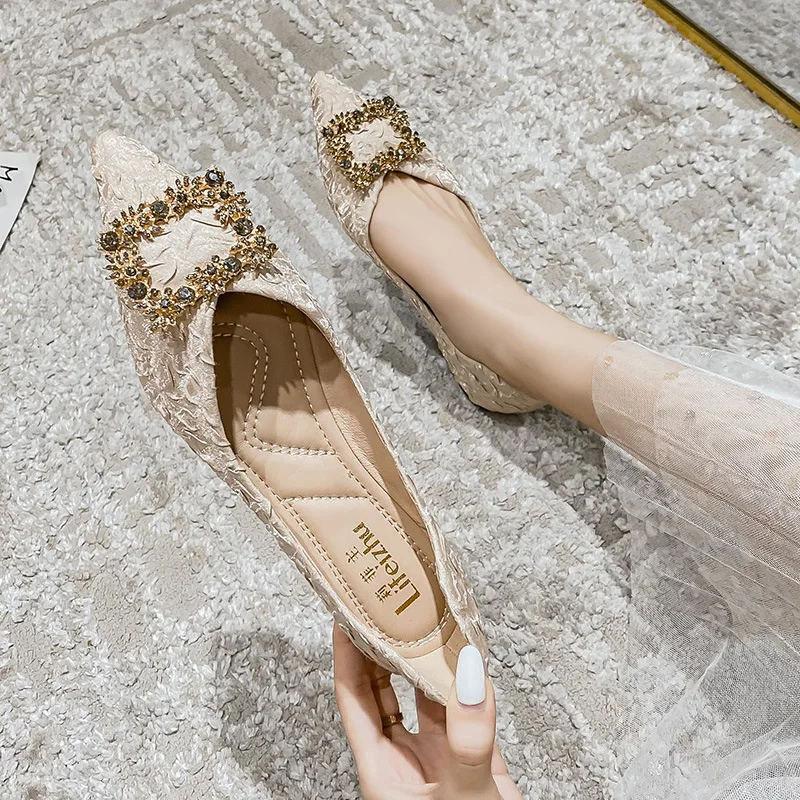 Plus Size 35-43 Women Pointed Toe Flats Bling Diamond Buckle Wedding Shoes Fashion Ballet Flat Shoes Sweet Girl Ladies Shoes