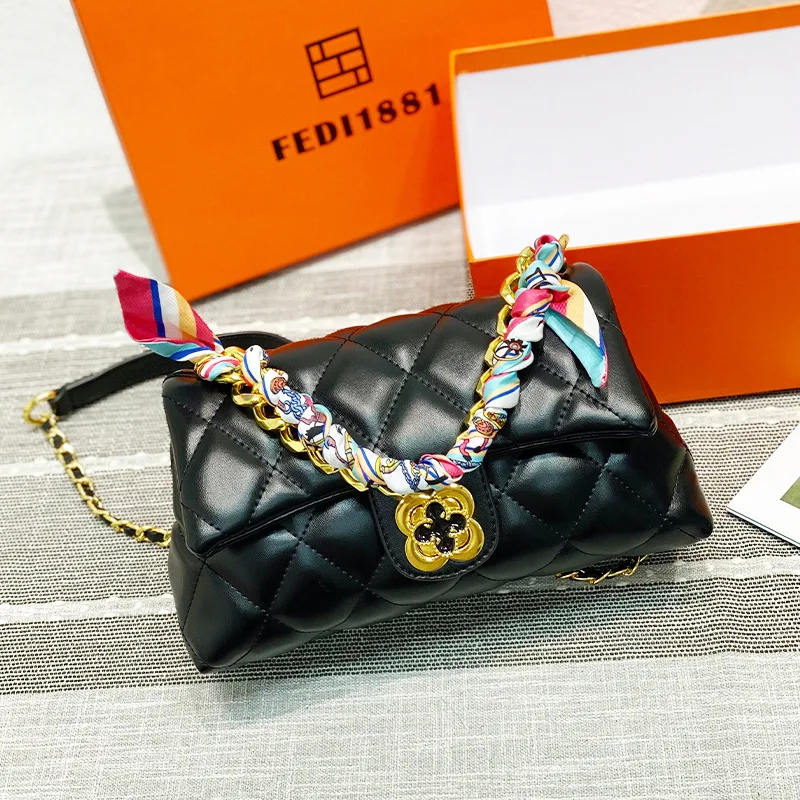 

Новинка 2022, вместительная Высококачественная женская сумка, кожаный мессенджер, декоративная Портативная сумка с бриллиантами, новая модн...