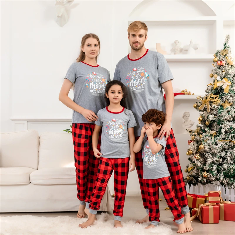 

2022 Short Sleeve Christmas Family Matching Pajamas Set Mommy and Me Xmas Pjs Clothes Plaid Mother Daughter Father Son Sleepwear