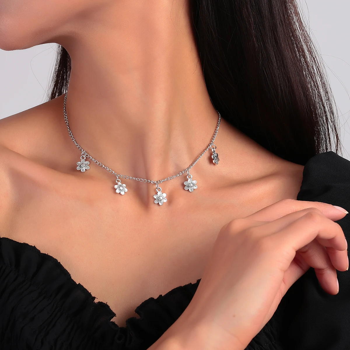 

Flower Daisy Clavicle Chain Necklace Women Choker Statement Wedding Bridal Pendant Jewelry Korean Girls Gift Neck Accessories