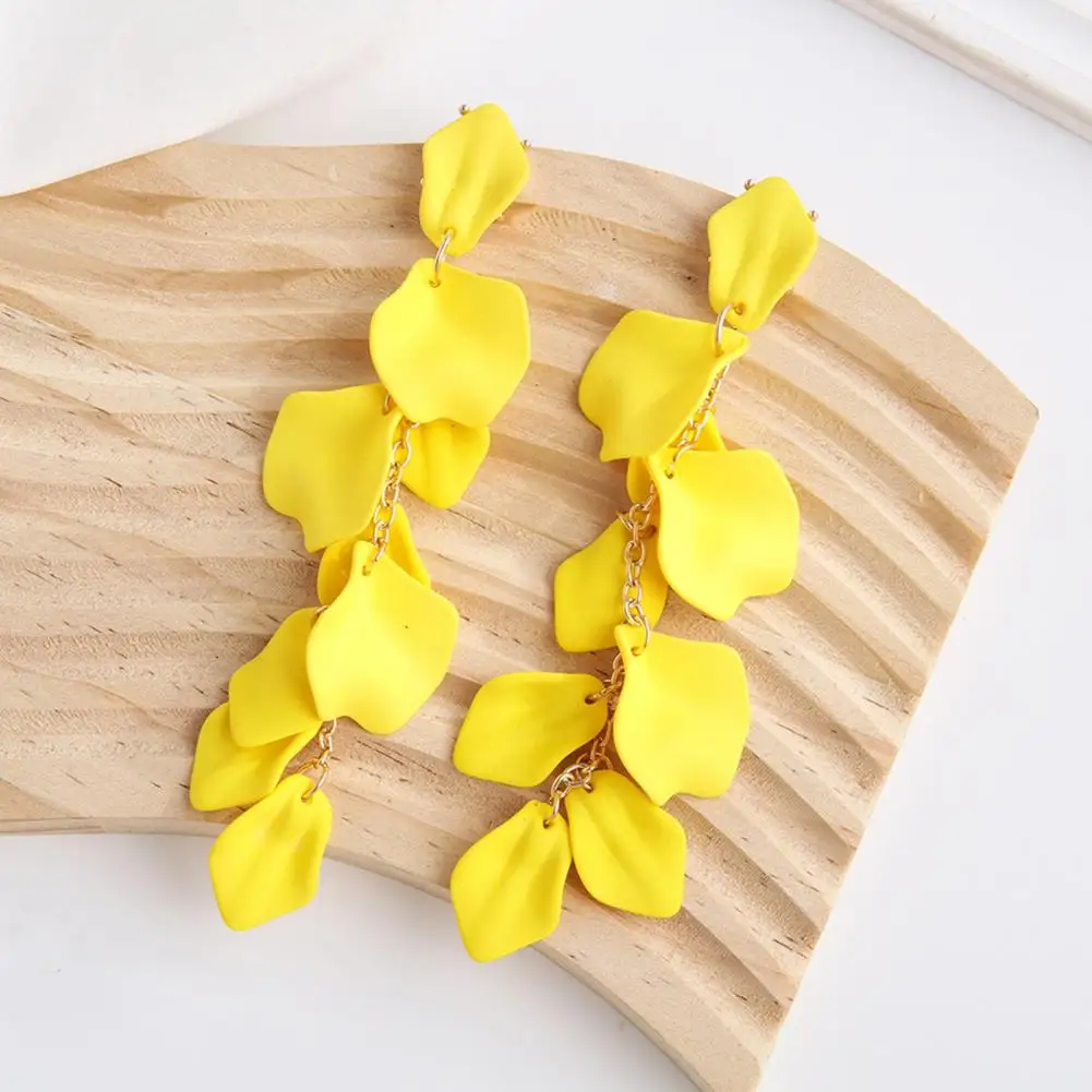 Женские серьги-гвоздики в стиле ретро с кисточками и лепестками романтические