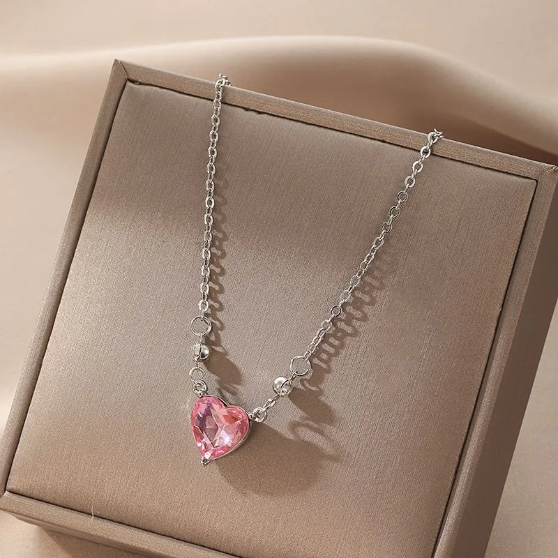 

Romantic Sparkling Pink Zircons Clavicle Chain Necklace for Women Couple New Trend Elegant Love Heart Pendant Party Jewelry Gift