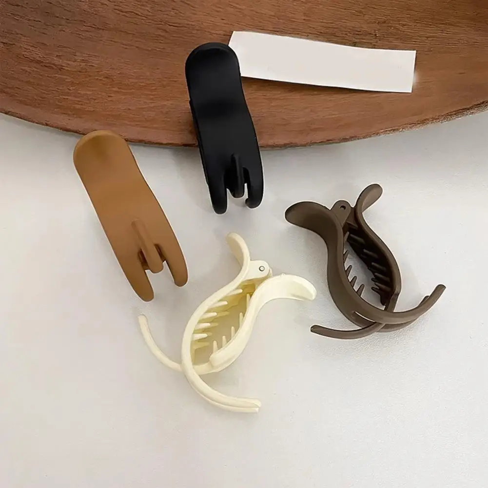 

Organizing Hairstyle Hairpin Retro Hair Claw Clip Stylish Women's Hair Accessory for Ponytail Meatball Head Hair Styling Tools
