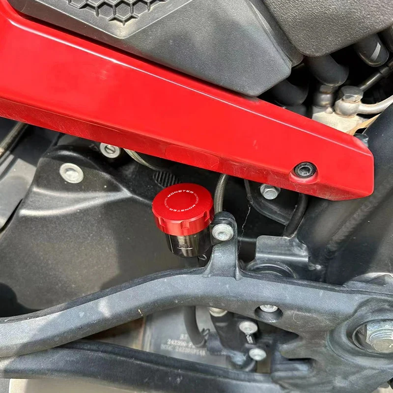 Фото Крышка бачка тормозной жидкости CNC для Ducati Monster 950 1100 S/EVO 1200 S/R 749 848 996 (передний тормоз, сцепление, задний тормоз) №3