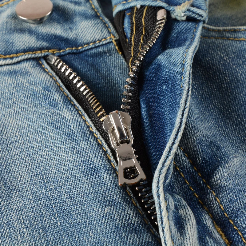 Street Fashion Men Jeans Retro Light Blue Elastic Skinny Ripped Jeans Men Red Beading Patched Designer Hip Hop Brand Pants Homme