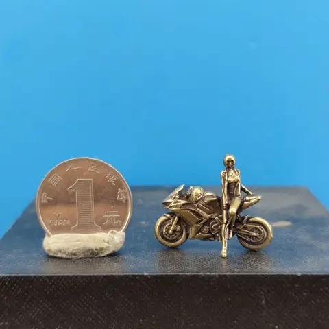 Миниатюрный латунный мотоцикл 1:64