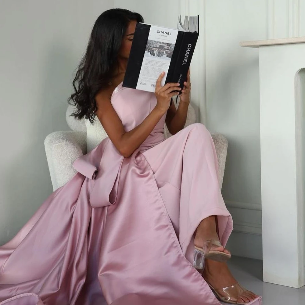 Индивидуальное атласное плиссированное платье знаменитости без бретелек на