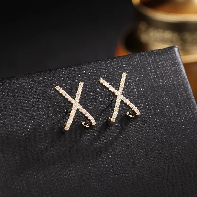 

Simple Micro-set Zircon Cross X-shaped Clip Earrings Light Luxury No Ear Holes Painless Ear Clip Party Unusual Jewelry For Woman