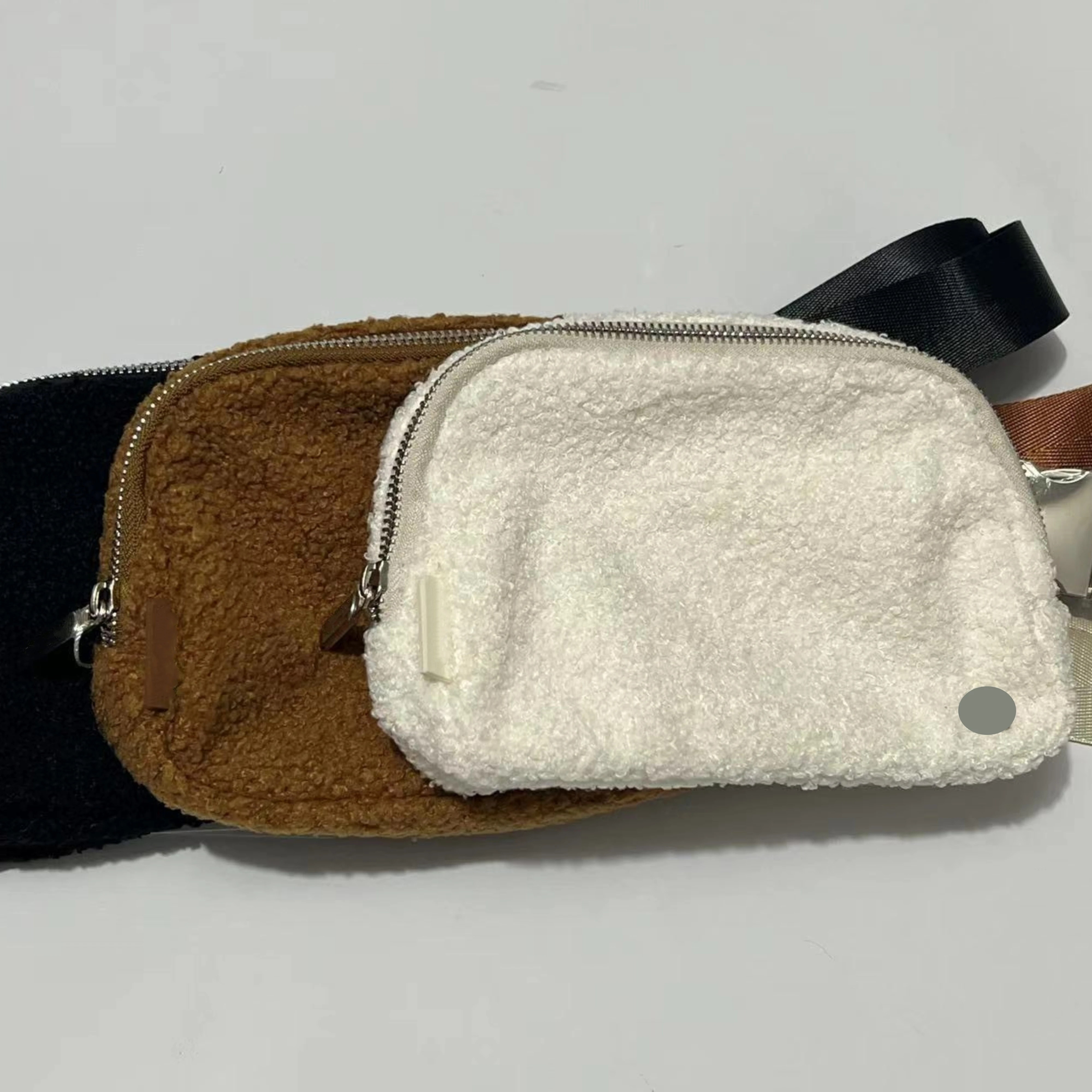 NWT Luluwomen Everywhere Belt Bag 1L Fleece Fashion Plush Crossbody Bag Gym Girl Waistpack Sports Running Fitness Crossbody Bag