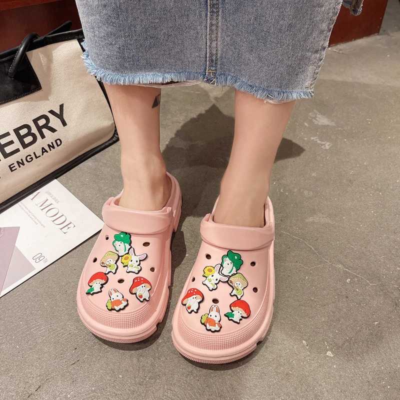 

Beach Shoes Womens Slippers Outdoor Slides Fashion Platform Med Pantofle Sabot Luxury Flat Summer 2022 Rome PU Fabric Rubber