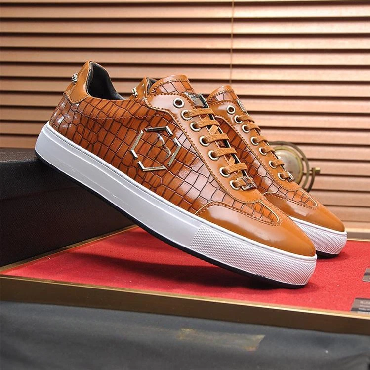 Рисунок 5 - Мужские спортивные кроссовки с черепом