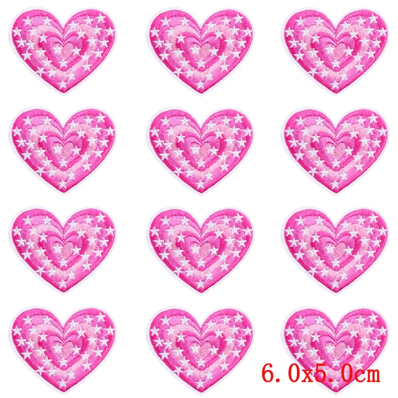 10 шт./партия нашивки с вышивкой в виде РОЗОВОГО СЕРДЦА и букв