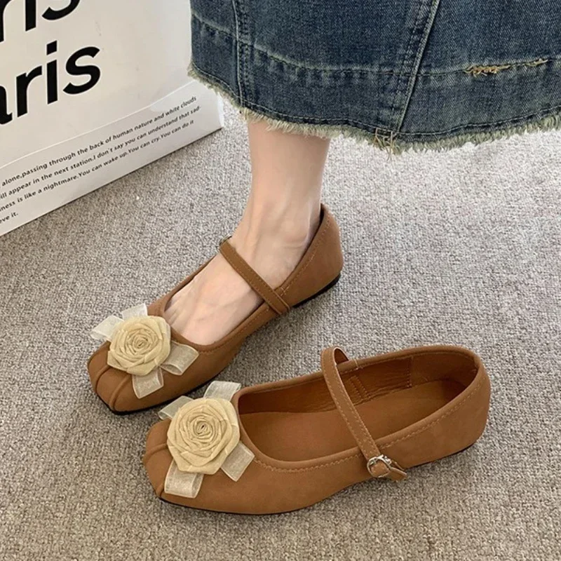 Женская обувь в стиле ретро женская мягкое платье Modis новинка 2024 летние туфли