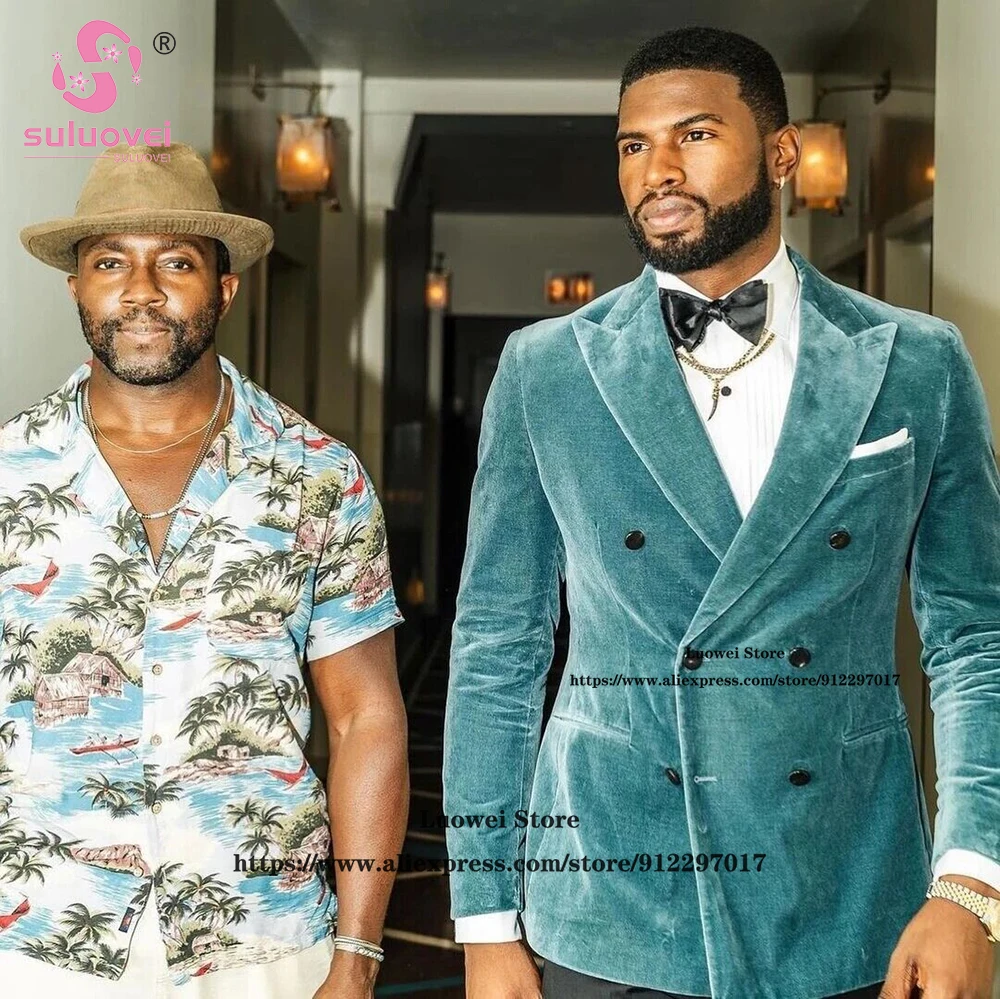 Рисунок 2 - Мужской бархатный костюм-смокинг