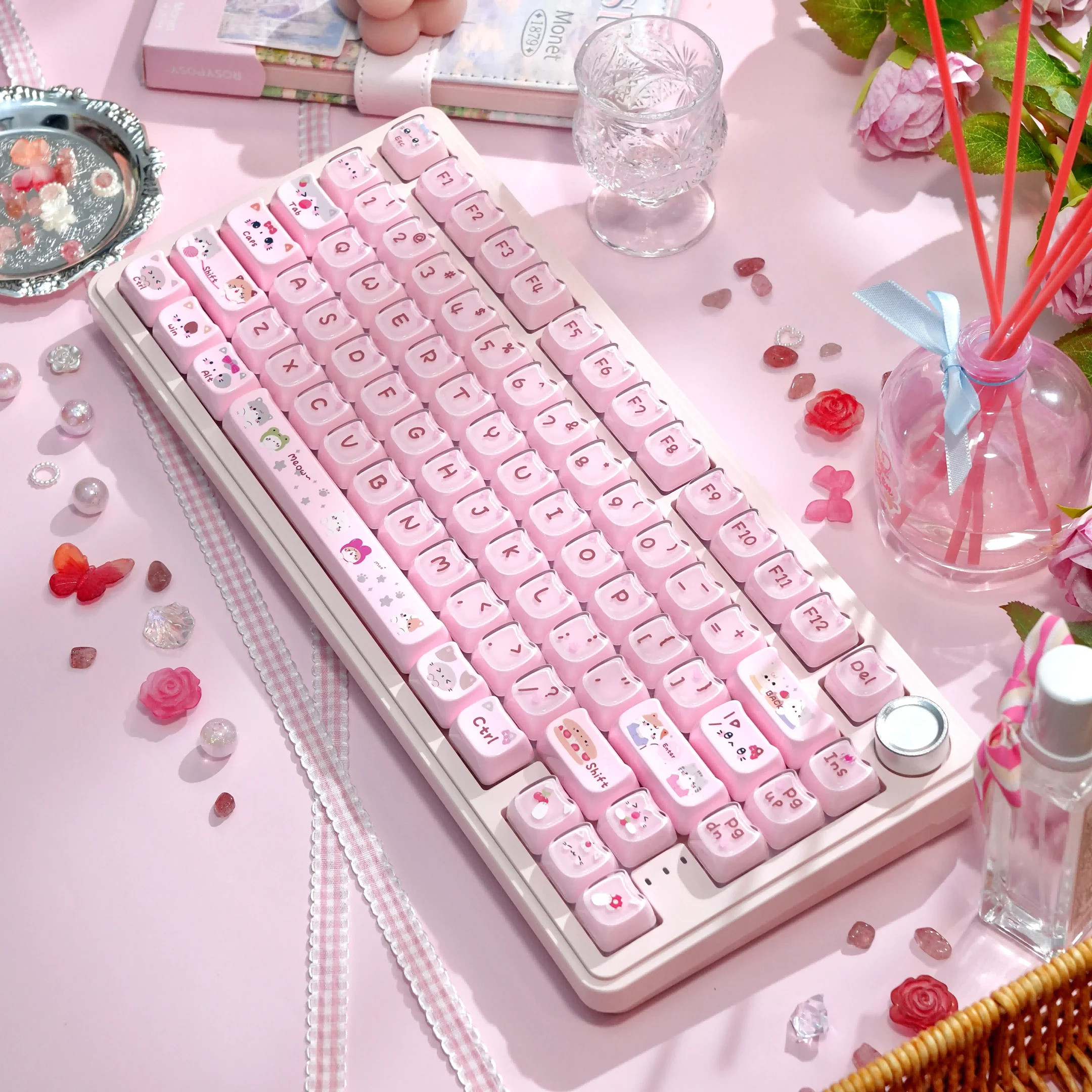Фото Беспроводная игровая механическая клавиатура SUMREDA RS7 Cute Pink, 80% форм-фактор, Bluetooth, 2.4G, проводная, RGB, с возможностью горячей замены переключателей, для геймеров, бесконтактная №5