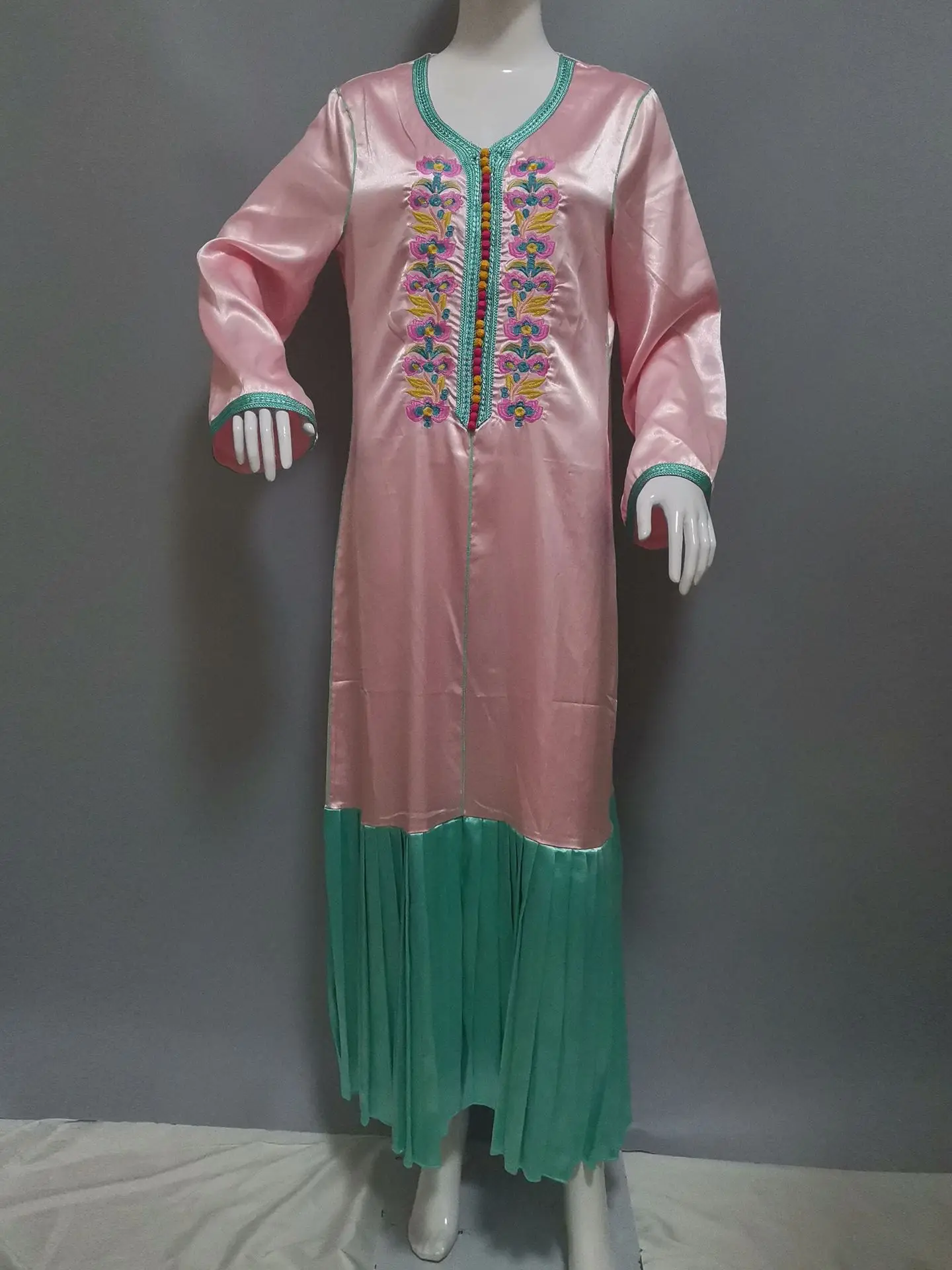 Рисунок 6 - Женское длинное платье